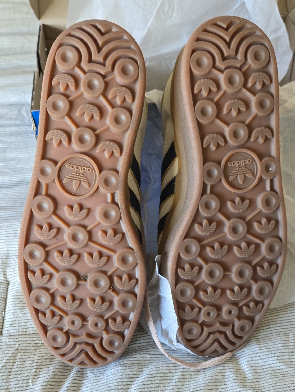 Brand New adidas Gazelle Bold Cream White / Night Indigo / Magic Beige - Picture 2 of 5